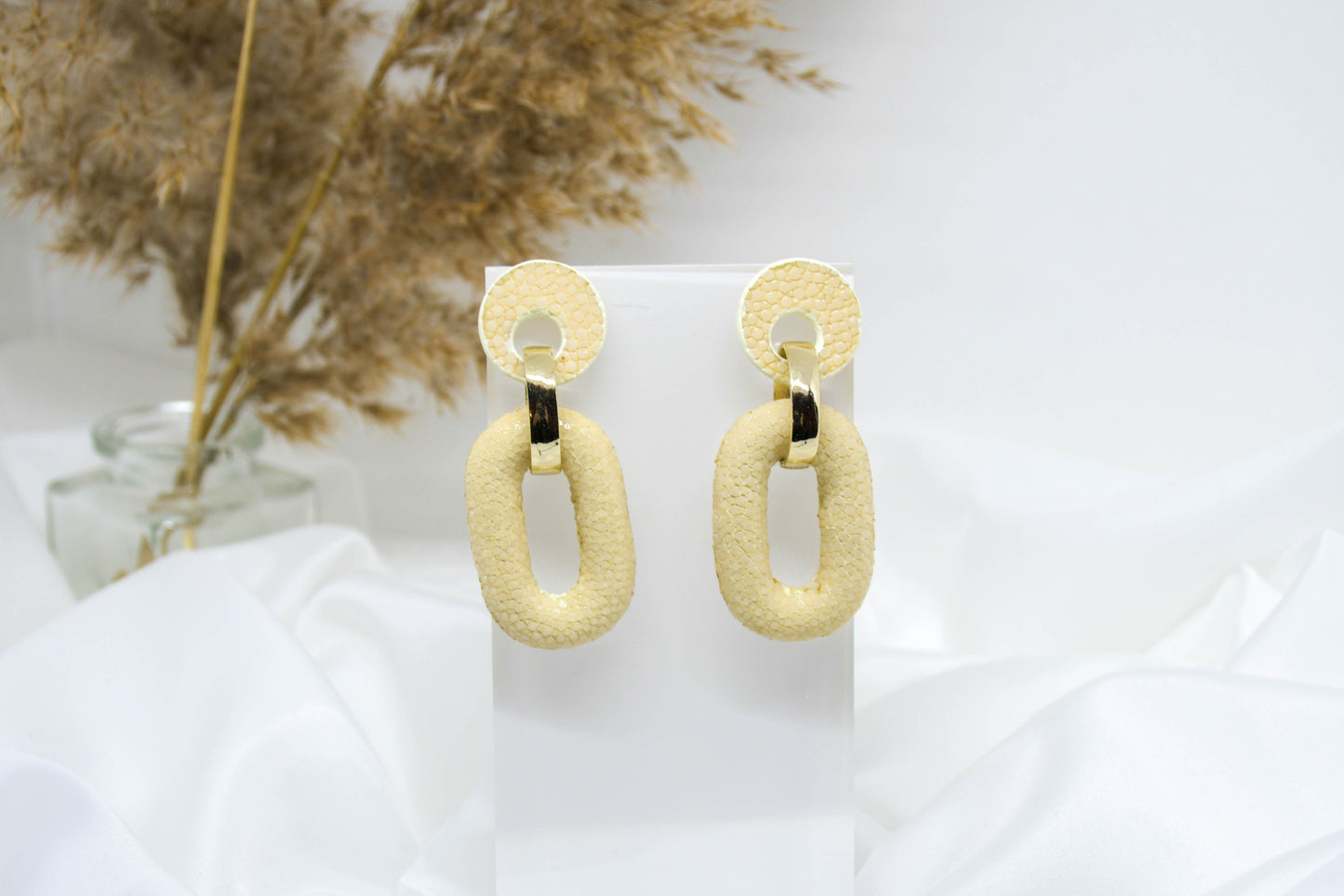 Barong Barong - Boucles d'oreilles blanc cassé